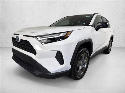 Used 2024 Toyota RAV4 LE AWD/4WD image 7