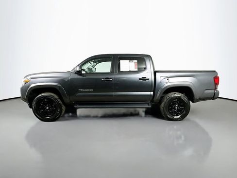 Used 2022 Toyota Tacoma SR5 w/ Technology Package image 5