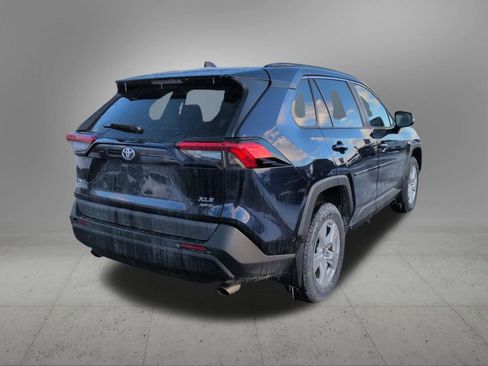 Used 2021 Toyota RAV4 XLE image 6