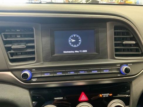 Used 2019 Hyundai Elantra SE w/ Cargo Package image 18