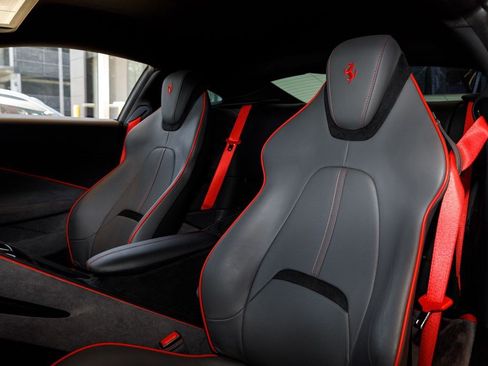 Used 2022 Ferrari Roma RWD image 21
