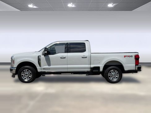 Used 2026 Ford F250 Lariat w/ FX4 Off-Road Package AWD/4WD image 2