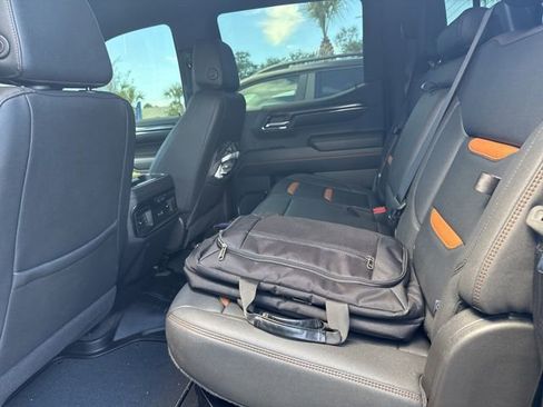 Used 2024 GMC Sierra 1500 AT4 w/ Technology Package image 5