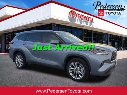 Used 2023 Toyota Highlander Limited
