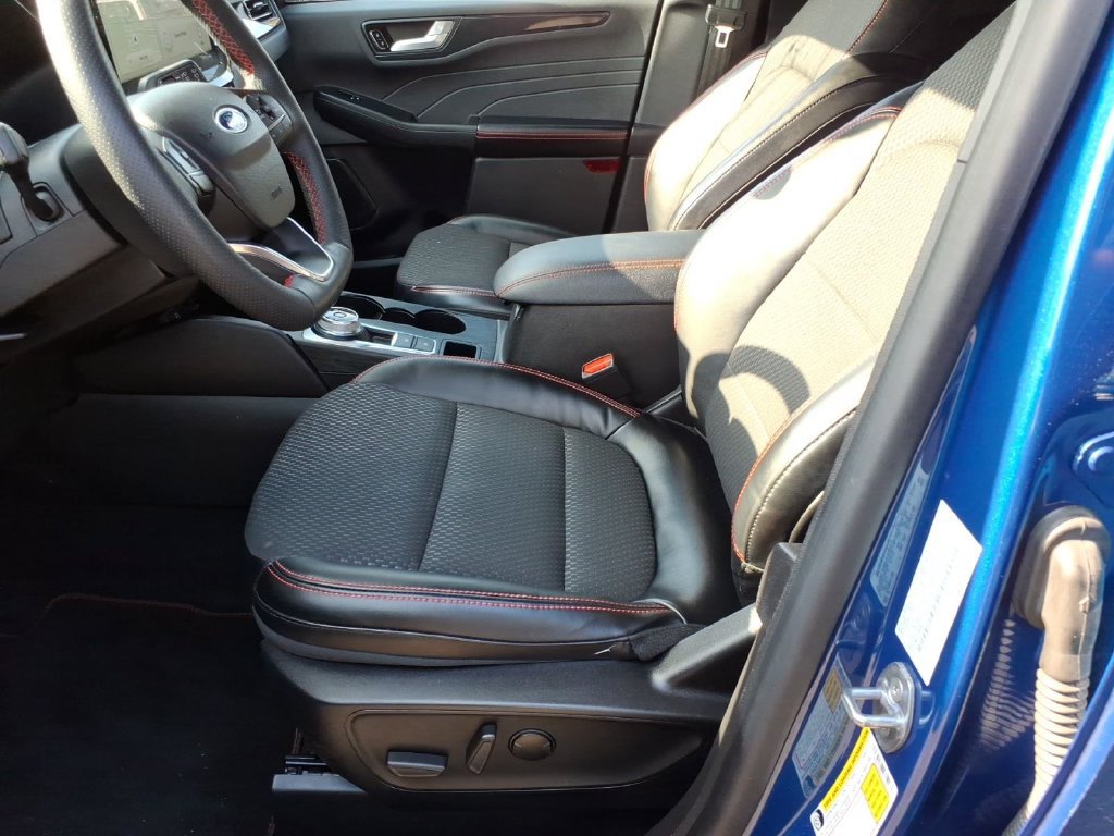 Used 2023 Ford Escape ST-Line w/ Tech Pack #1 AWD/4WD image 14