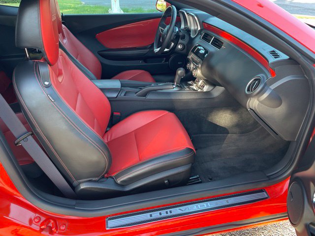 Used 2010 Chevrolet Camaro SS w/ RS Package RWD image 12