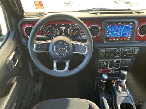 Used 2023 Jeep Wrangler Unlimited Rubicon image 4