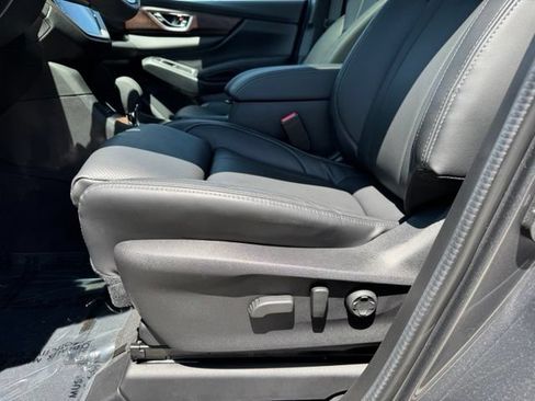 Used 2025 Subaru Ascent Touring w/ Popular Package #2 AWD/4WD image 5