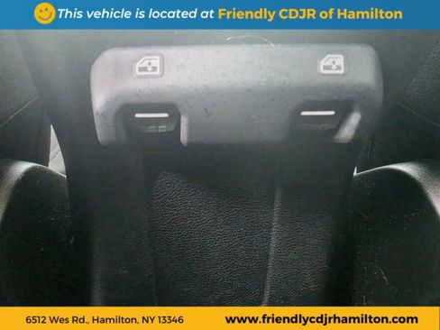 Used 2023 Jeep Gladiator Sport image 12