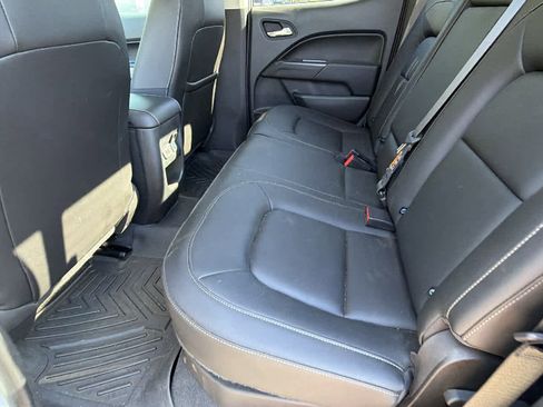 Used 2021 Chevrolet Colorado LT w/ LT Convenience Package AWD/4WD image 17