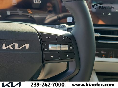 New 2026 Kia Sportage EX w/ EX Panorama Roof Package FWD image 25