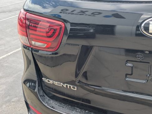 Used 2019 Kia Sorento AWD image 4