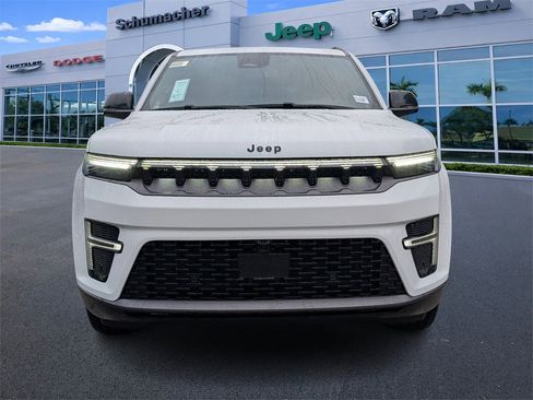 New 2026 Jeep Grand Wagoneer Summit image 2