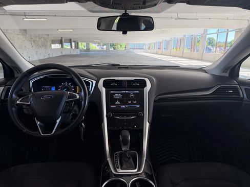 Used 2013 Ford Fusion SE FWD image 27