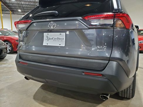 Used 2020 Toyota RAV4 XLE AWD/4WD image 41