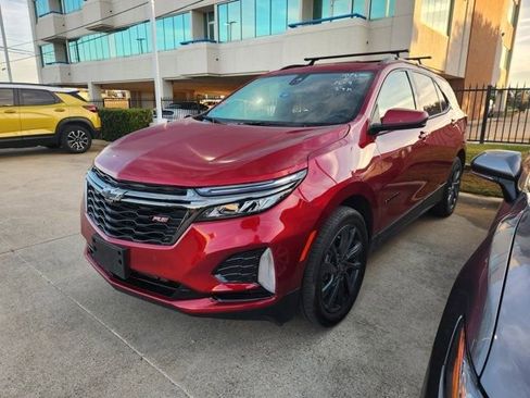 Used 2023 Chevrolet Equinox RS image 3