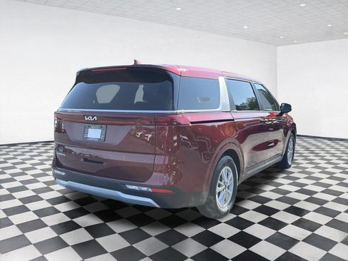 Used 2024 Kia Carnival LX FWD image 4