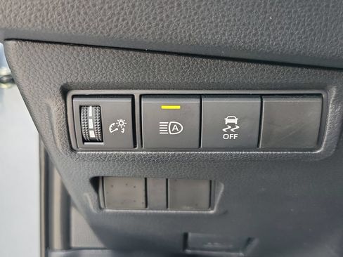Used 2026 Toyota Corolla Cross LE FWD image 30