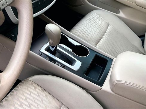 Used 2016 Nissan Altima 2.5 S w/ Power Driver Seat Package image 15