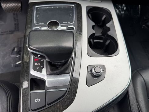Used 2019 Audi Q7 2.0T Premium Plus w/ Premium Plus Package AWD/4WD image 30