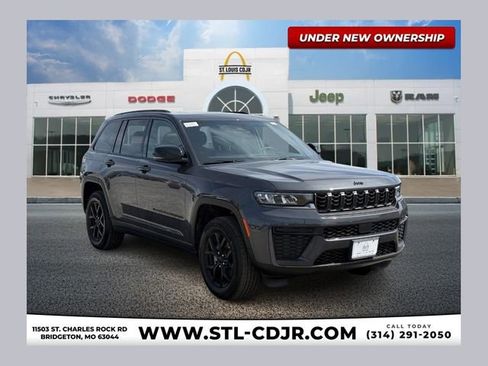 New 2026 Jeep Grand Cherokee Altitude image 1