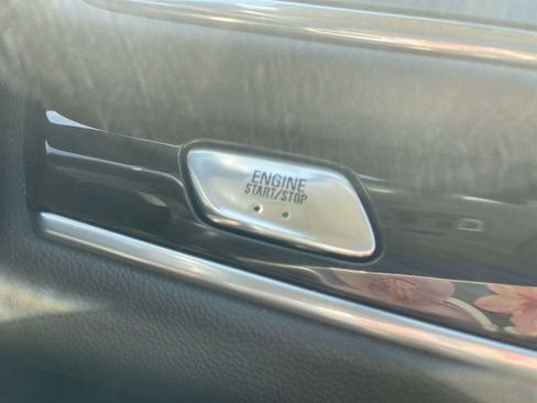Used 2020 Buick Enclave Essence FWD image 14