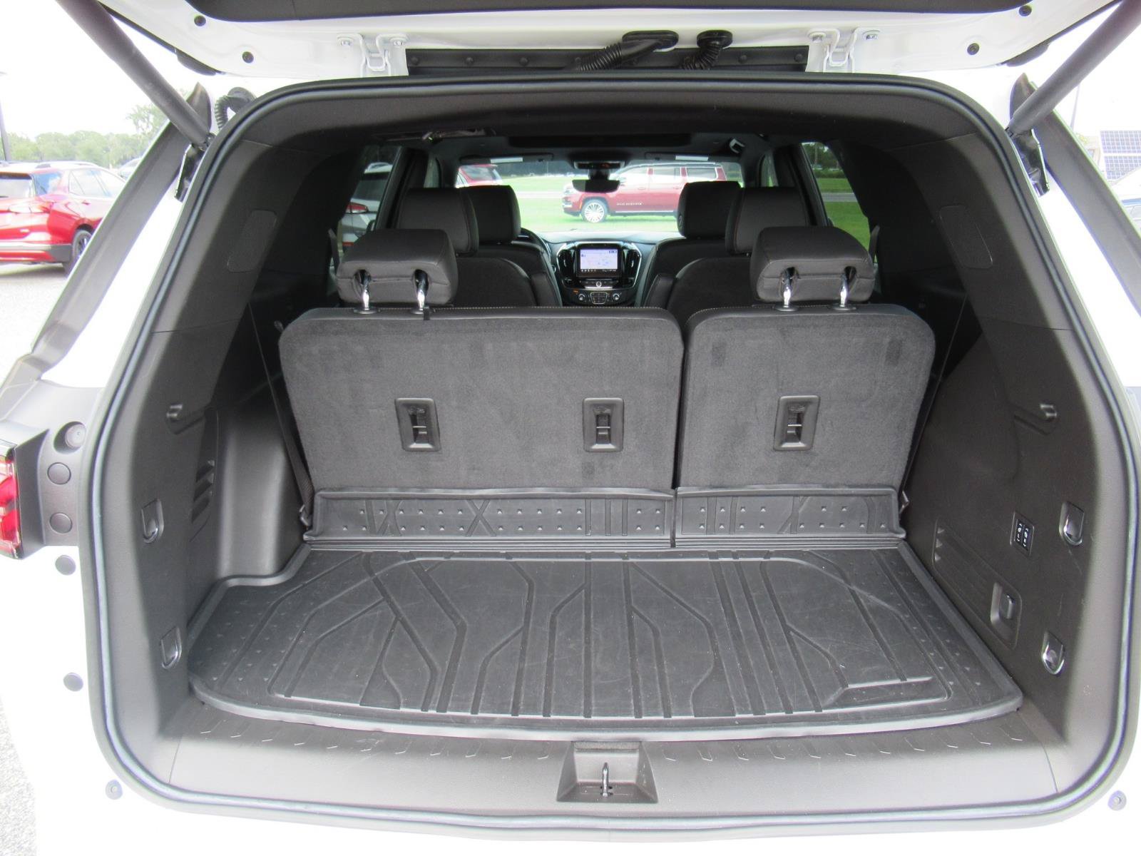 Certified 2023 Chevrolet Traverse High Country FWD image 40