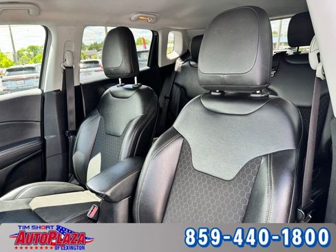 Used 2020 Jeep Compass Latitude FWD image 32