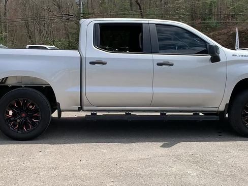 Used 2021 Chevrolet Silverado 1500 Custom image 5