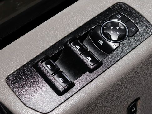 Used 2017 Ford F150 XLT image 16