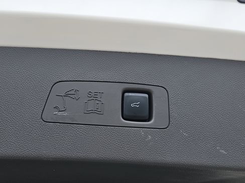 Certified 2024 Lincoln Corsair Premiere image 7