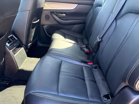 Used 2024 MAZDA CX-90 3.3 Turbo w/ Preferred Plus AWD/4WD image 19