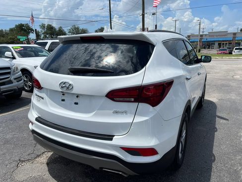 Used 2017 Hyundai Santa Fe Sport FWD image 4