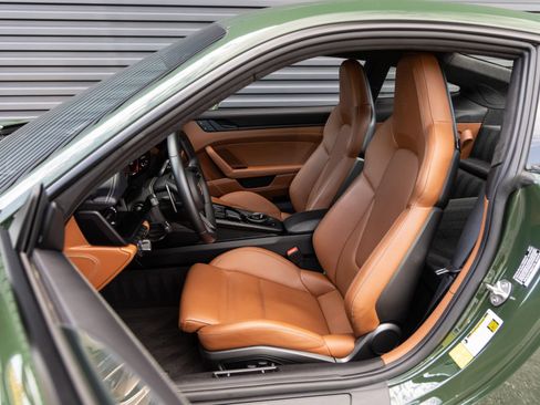 Certified 2022 Porsche 911 GT3 RWD image 5