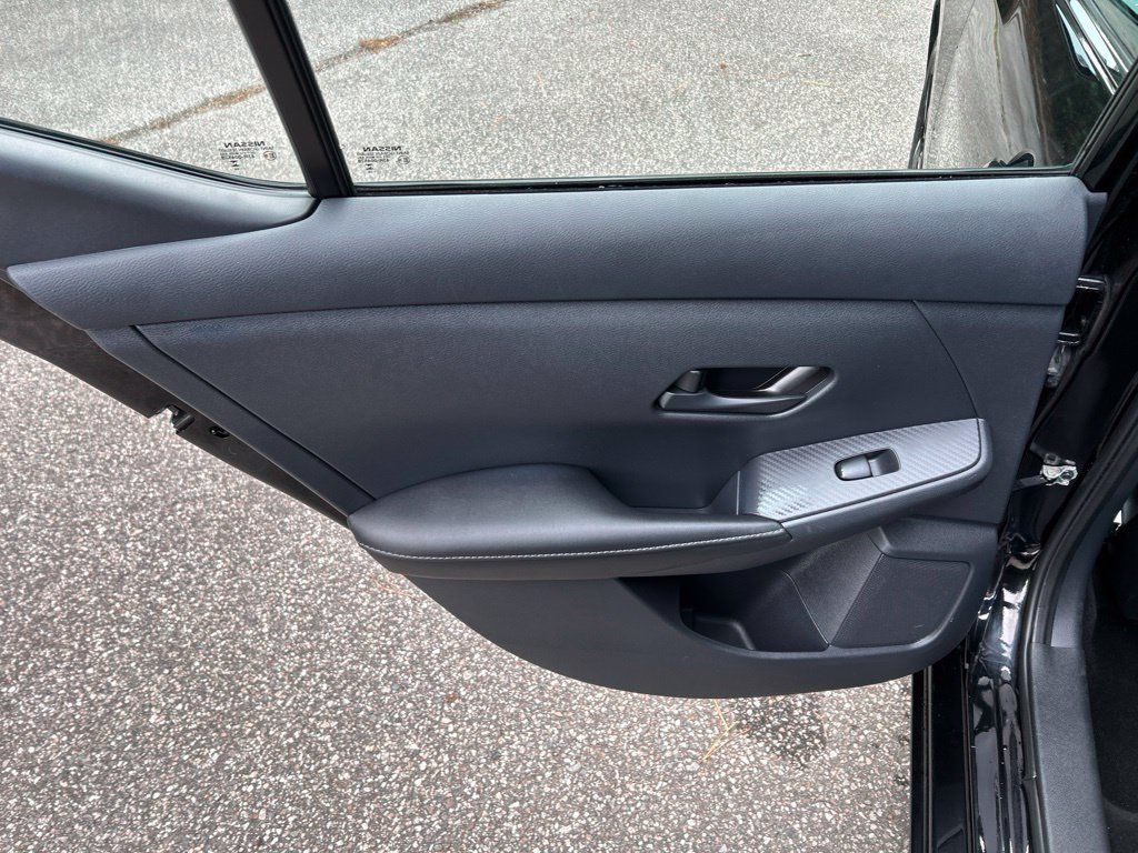 Used 2024 Nissan Sentra SV FWD image 25