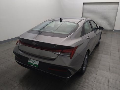 Used 2024 Hyundai Elantra Blue FWD image 7