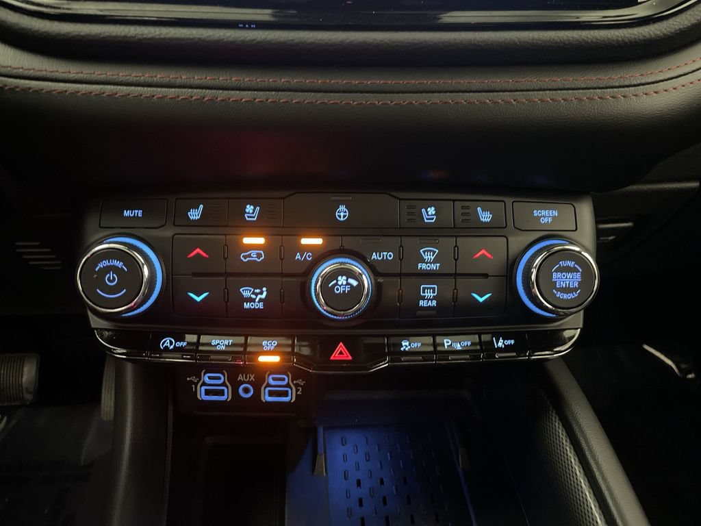 Used 2025 Dodge Durango GT AWD/4WD image 12