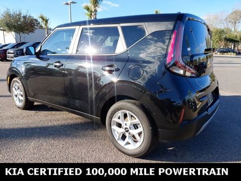 Certified 2025 Kia Soul LX image 7