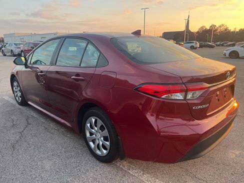 Used 2025 Toyota Corolla LE image 6