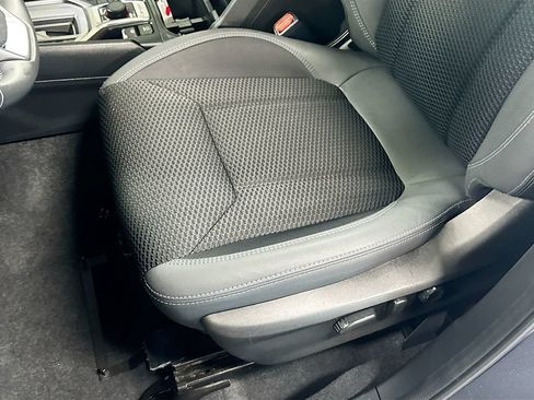 Used 2020 Subaru Forester Premium AWD/4WD image 18
