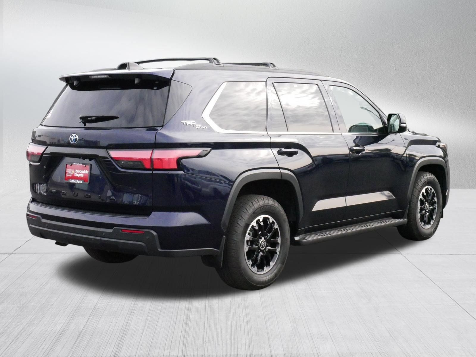 Used 2024 Toyota Sequoia SR5 w/ SR5 Premium Package AWD/4WD image 7