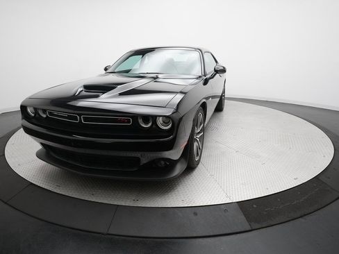 Used 2023 Dodge Challenger R/T w/ Plus Package image 32
