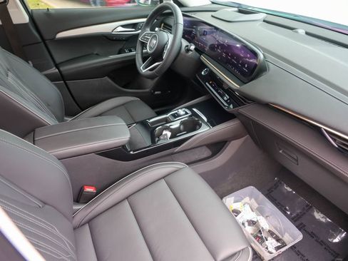 Used 2025 Buick Envision Avenir AWD/4WD image 29