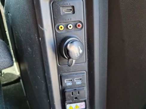 Used 2017 Dodge Grand Caravan GT FWD image 39