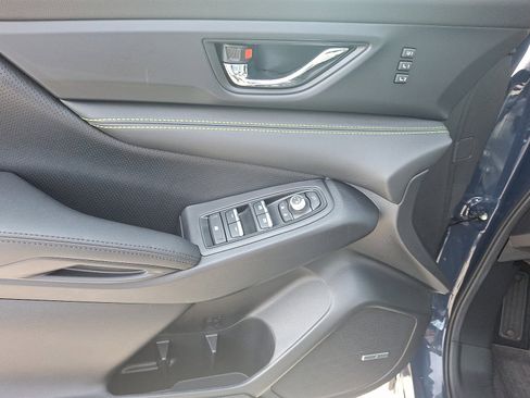 Used 2025 Subaru Ascent Bronze Edition image 12