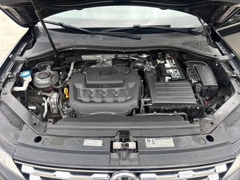 Used 2019 Volkswagen Tiguan SE w/ Panoramic Sunroof Package FWD image 35