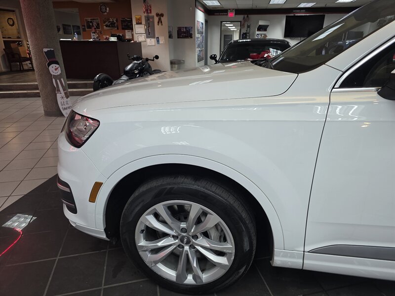 Used 2017 Audi Q7 3.0T Premium Plus w/ Premium Plus Package AWD/4WD image 39