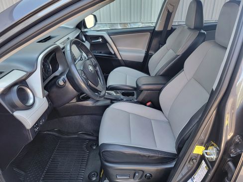 Used 2018 Toyota RAV4 Limited w/ All Weather Liner Package image 11