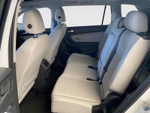 Used 2021 Volkswagen Tiguan SEL w/ 3rd Row Seat Package AWD/4WD image 17