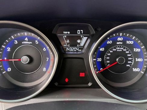 Used 2016 Hyundai Elantra SE image 28